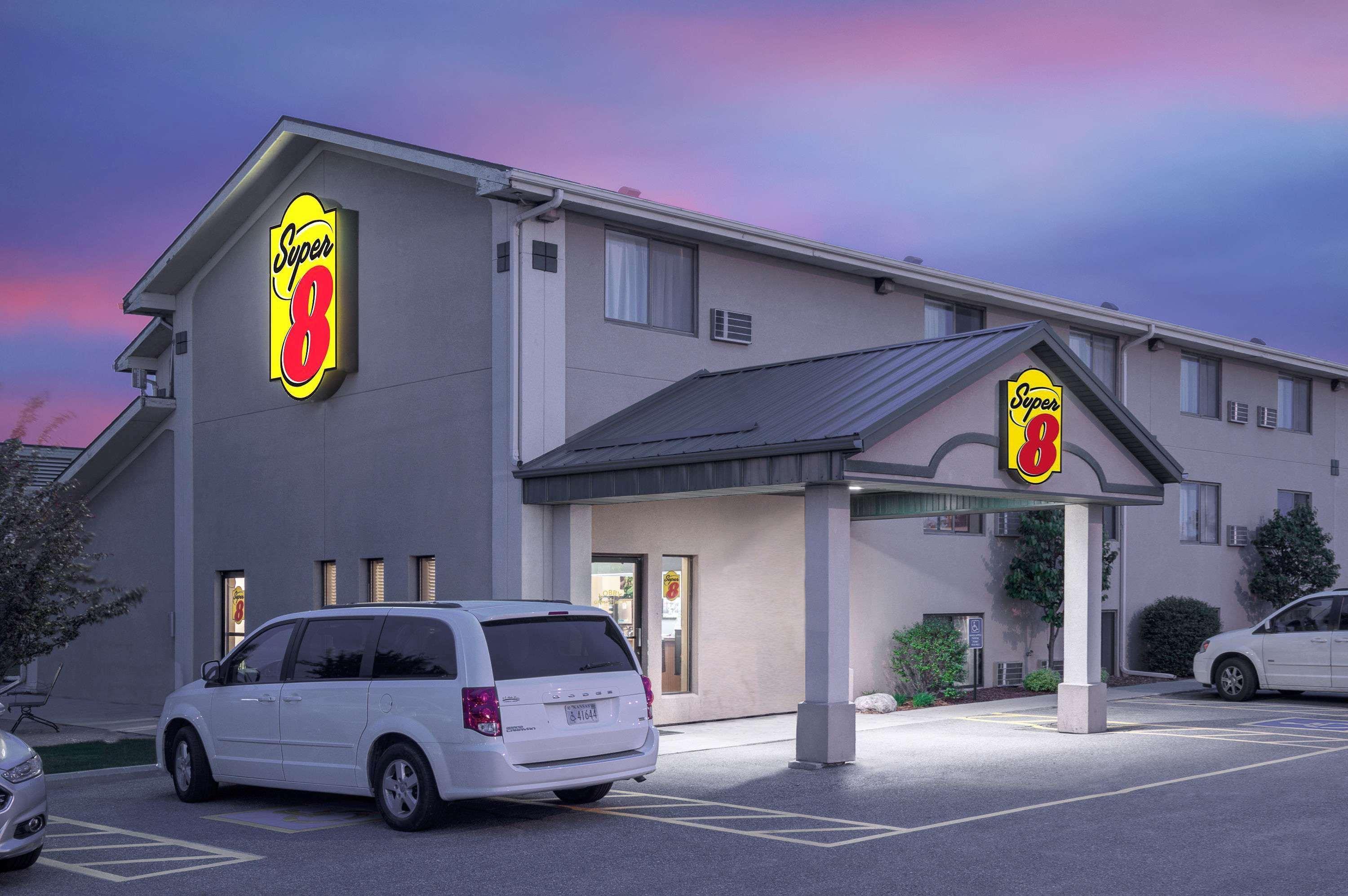 Hotel Super 8 By Wyndham Willmar Exterior foto